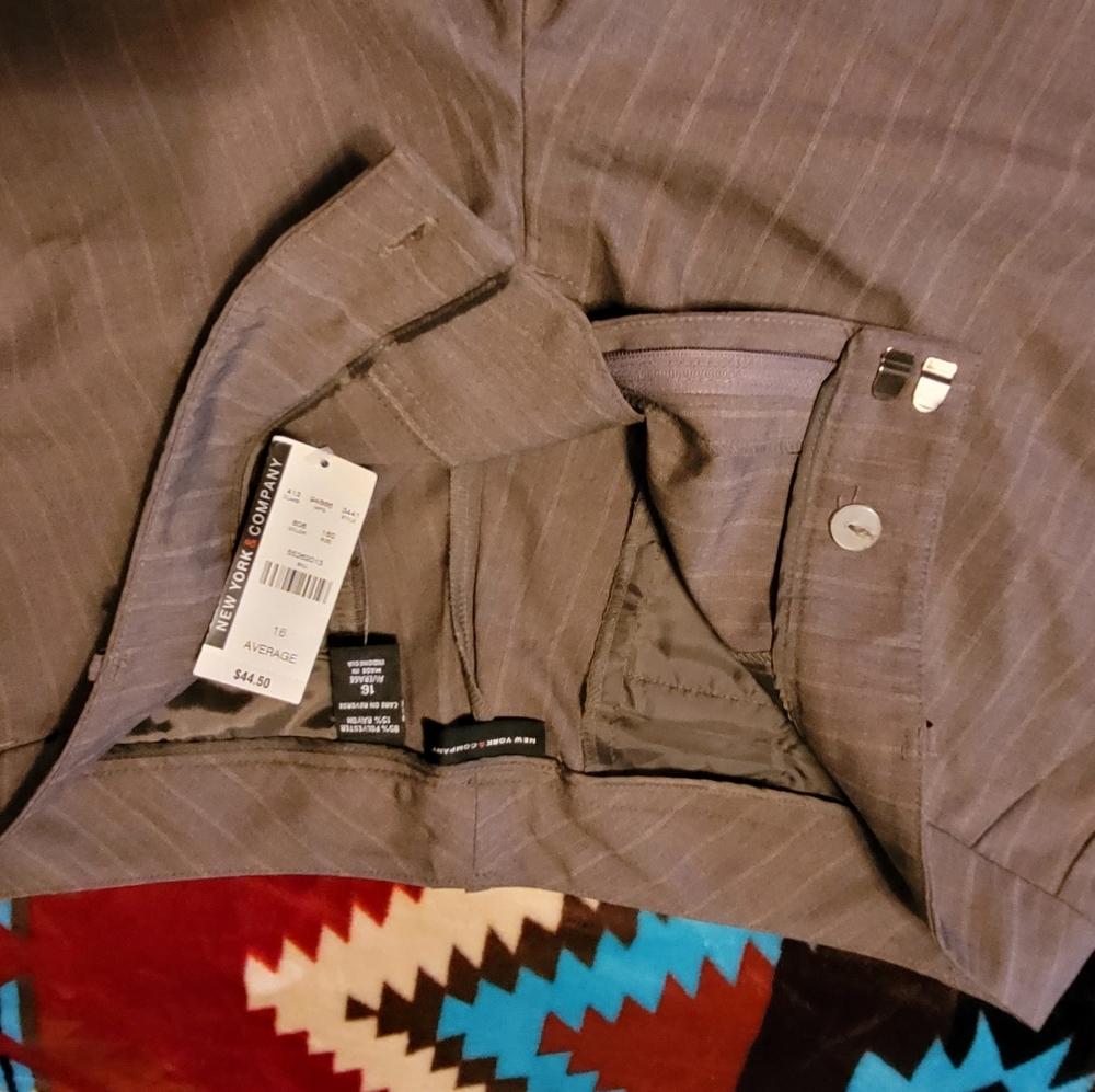 New York & Co womans new slacks size 16 tan